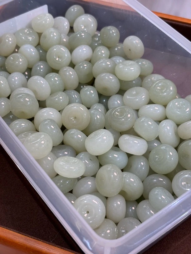 2146和田玉青海料平安扣多样性发其一约17*11