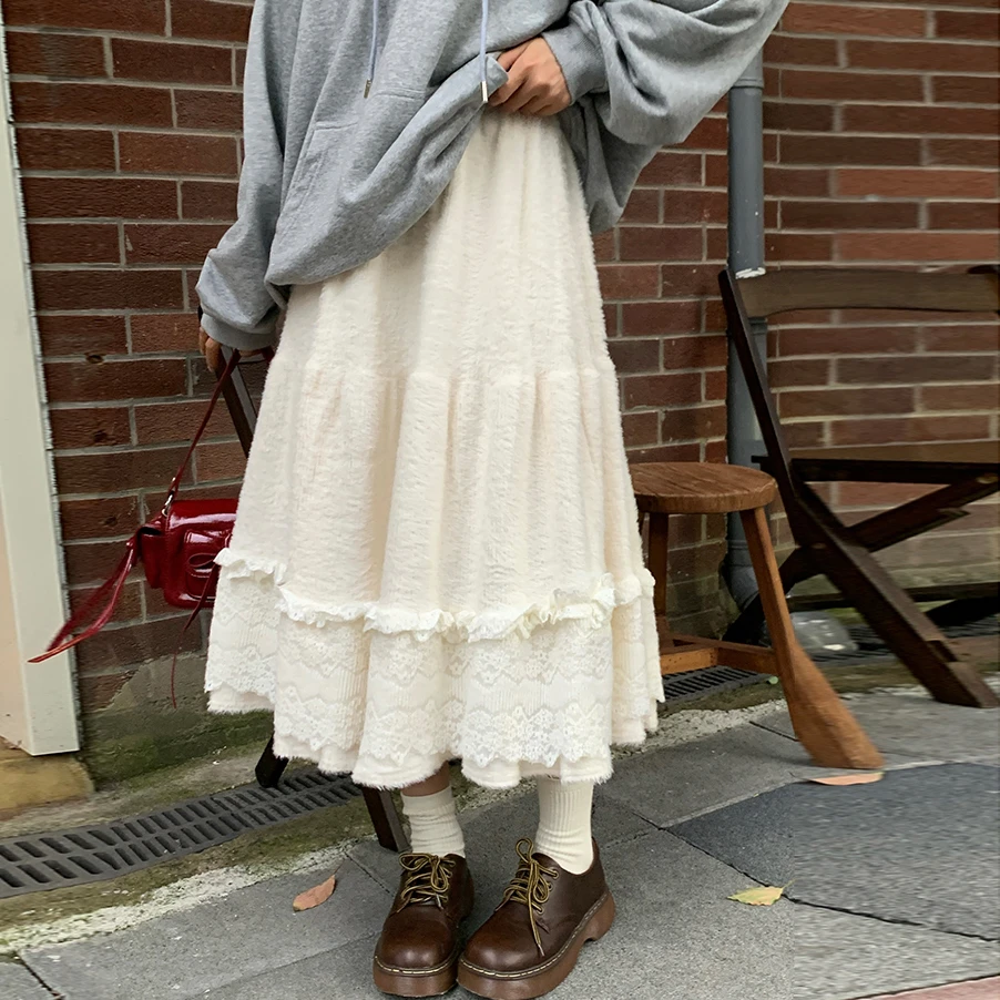 法式甜美A字长裙2025冬季加厚高腰显瘦蕾丝拼接蛋糕裙毛绒半裙