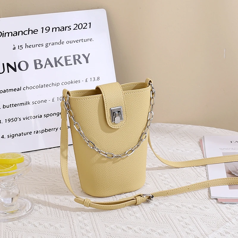 2025年超火轻便新款ol迷你小包包装放零钱一体手机包百搭小巧女包