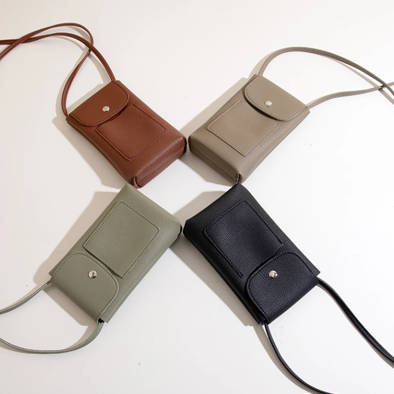 今年百搭小包包女2025软皮法式休闲复古春夏手机包时尚肩包小方包