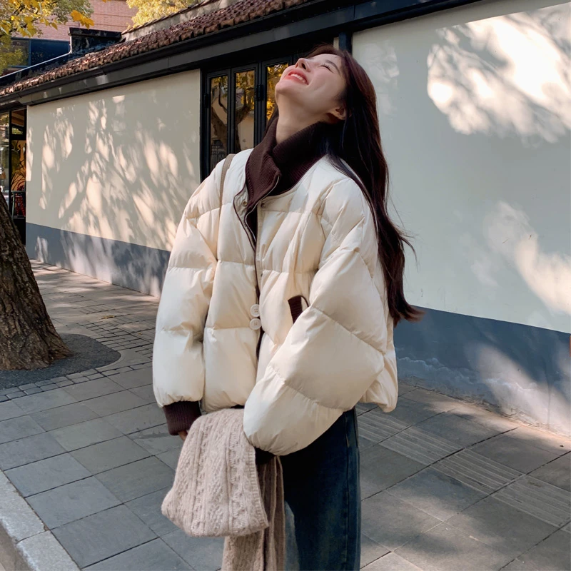 韩系穿搭羽绒服女2025冬季新款小众流行短款立领拼接白鸭绒面包服