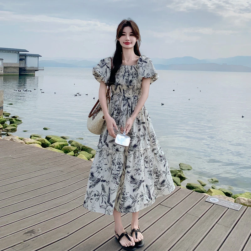 高端精致印花女2025夏季新款别致绝美海边度假风茶歇法式碎花裙