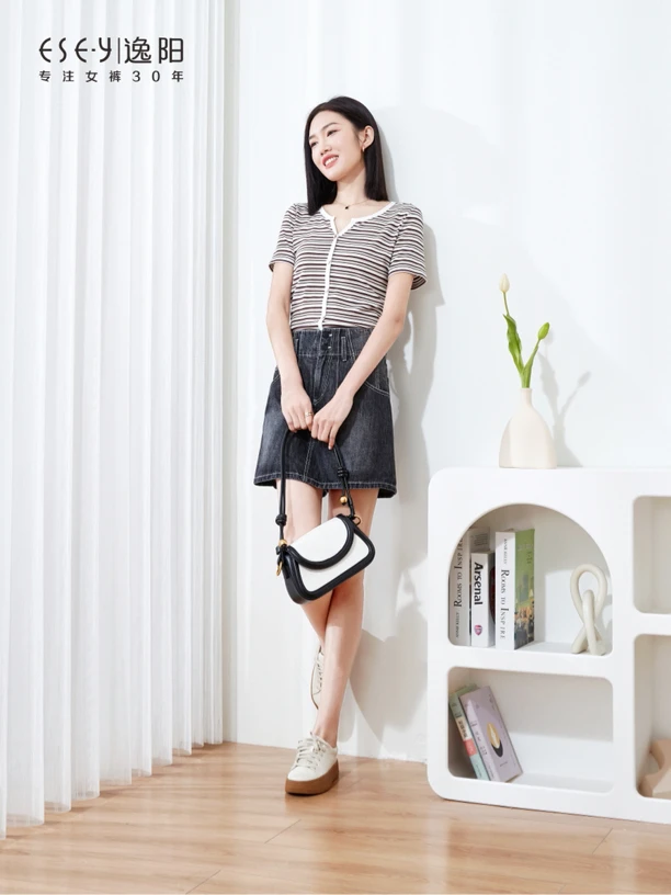 夏季锁骨T恤短袖百搭