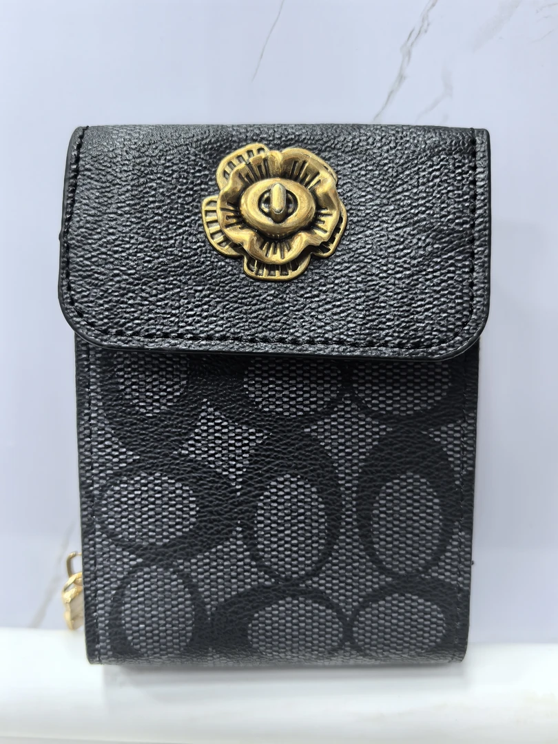 小巧玲珑的女士钱包卡包