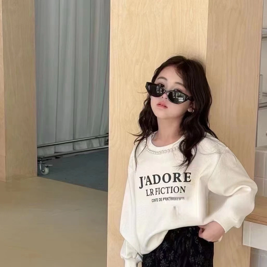 2024年秋季新款中大童女童百搭重工订珠字母卫衣----------【4032】