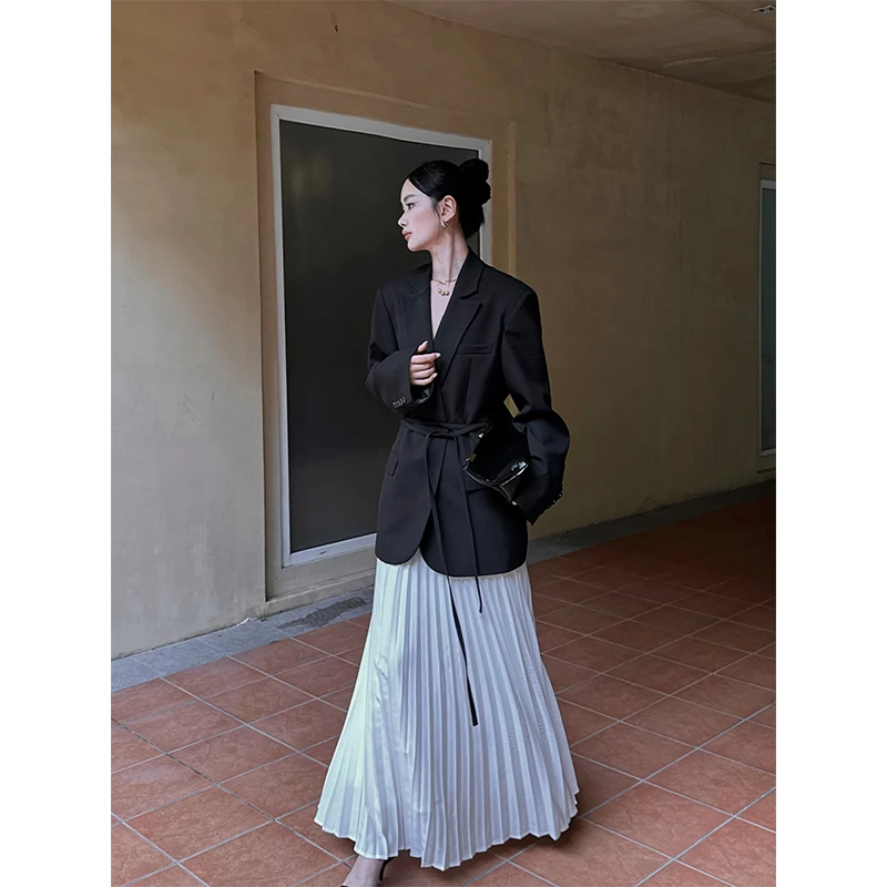 VENUIE白色缎面百褶半身裙女时尚气质简约百搭A字半身长裙08108