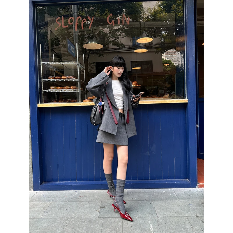 VENUIE深灰色西装气质高级感女外套短款半裙套装08477