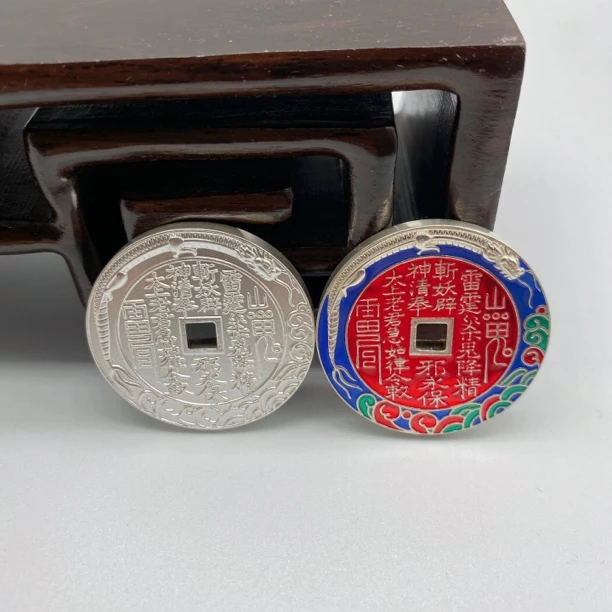 吊坠足银 足银9999山鬼牌珐琅彩绘亮面复古实心方孔山鬼花钱吊坠