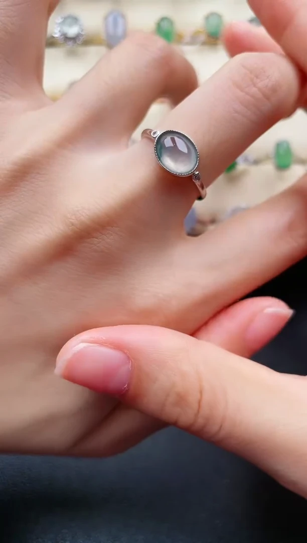 【闪购商品】翡翠戒指银S925镶嵌缅甸天然翡翠A货