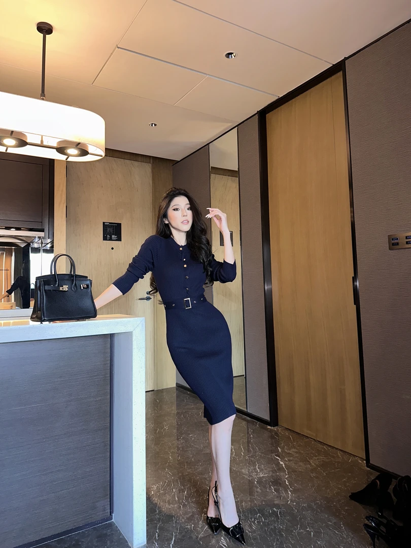 【罗哥】御姐气质针织连衣裙女秋冬季职场收腰内搭打底裙子LB95364