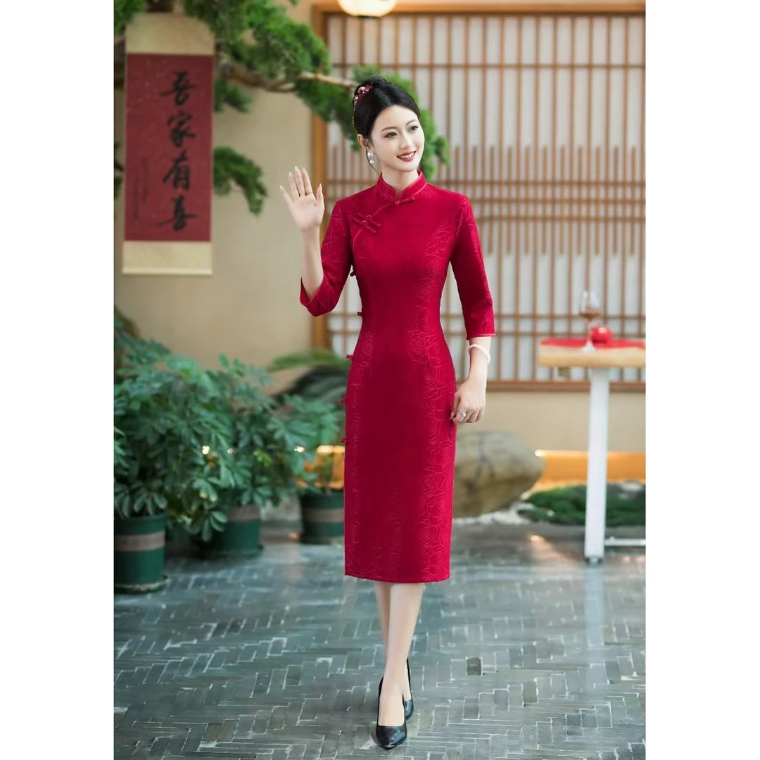 喜婆婆喜妈妈新中式秋季新款大码酒红色中袖八扣显瘦修身气质旗袍