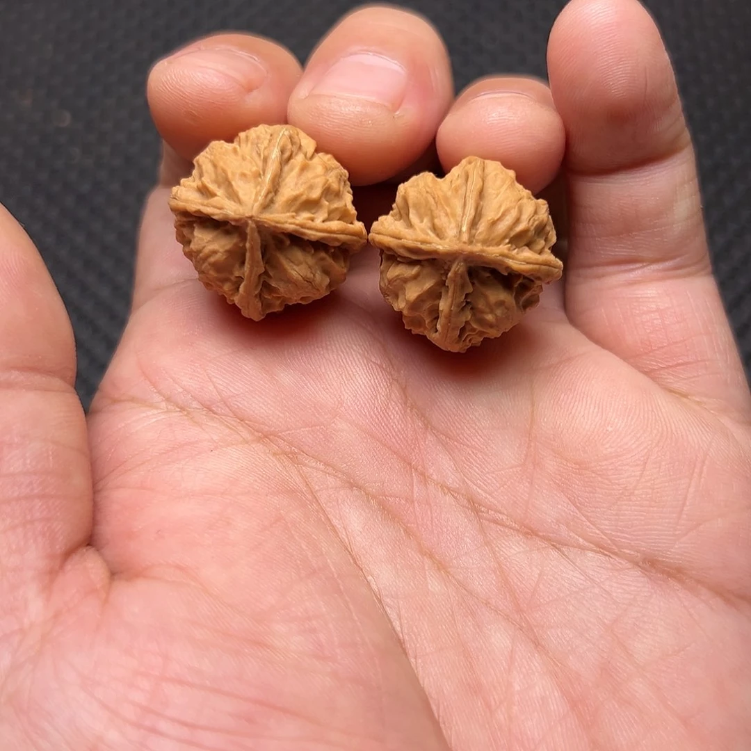 文玩核桃把件四棱