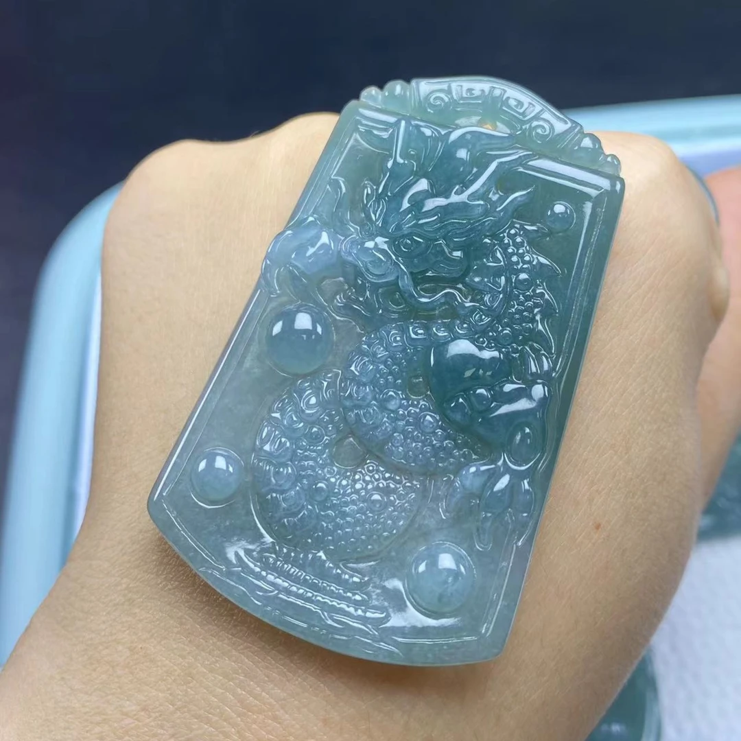 高冰翡翠玉石飘绿精雕气质雕刻大气冰透龙牌（多样性随机发一件）