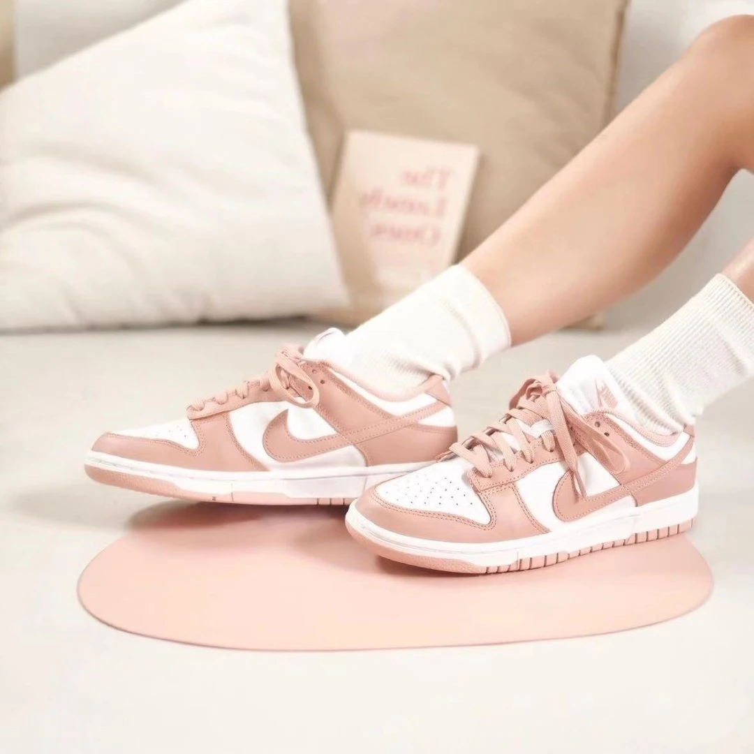 NIKE/耐克 Dunk Low 复古百搭舒适低帮板鞋女款玫瑰粉 DD1503-118