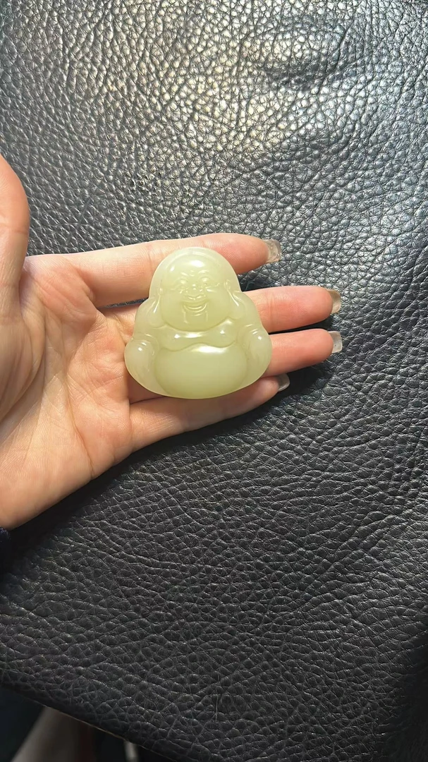 羊脂玉蜂蜜水佛公挂件