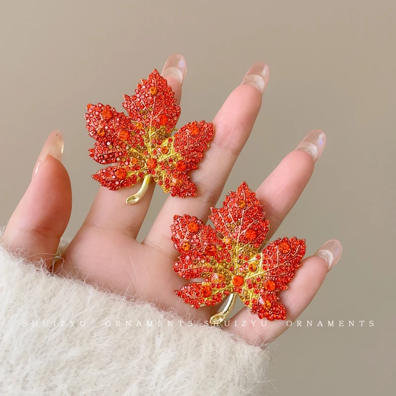 合金胸针 秋冬枫叶胸针 高档女高胸花奢华气质别针包轻奢可爱