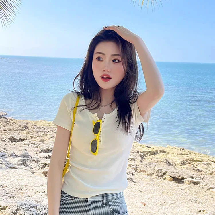 正肩T恤女短袖夏季修身v领纽扣上衣服洋气百搭网红