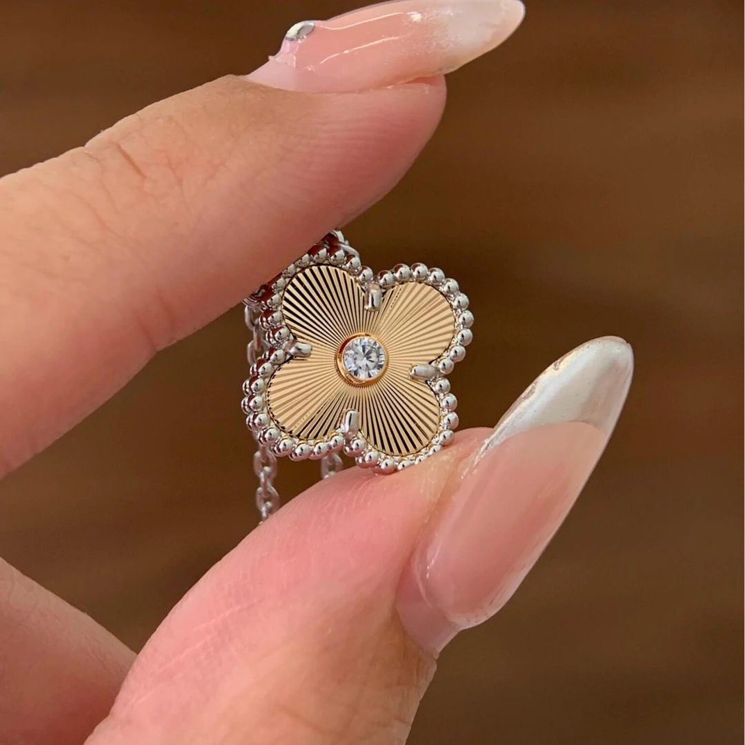 【安朵朵】18K金天然钻石新款镭射一钻石四叶草项链（48小时鉴赏期）