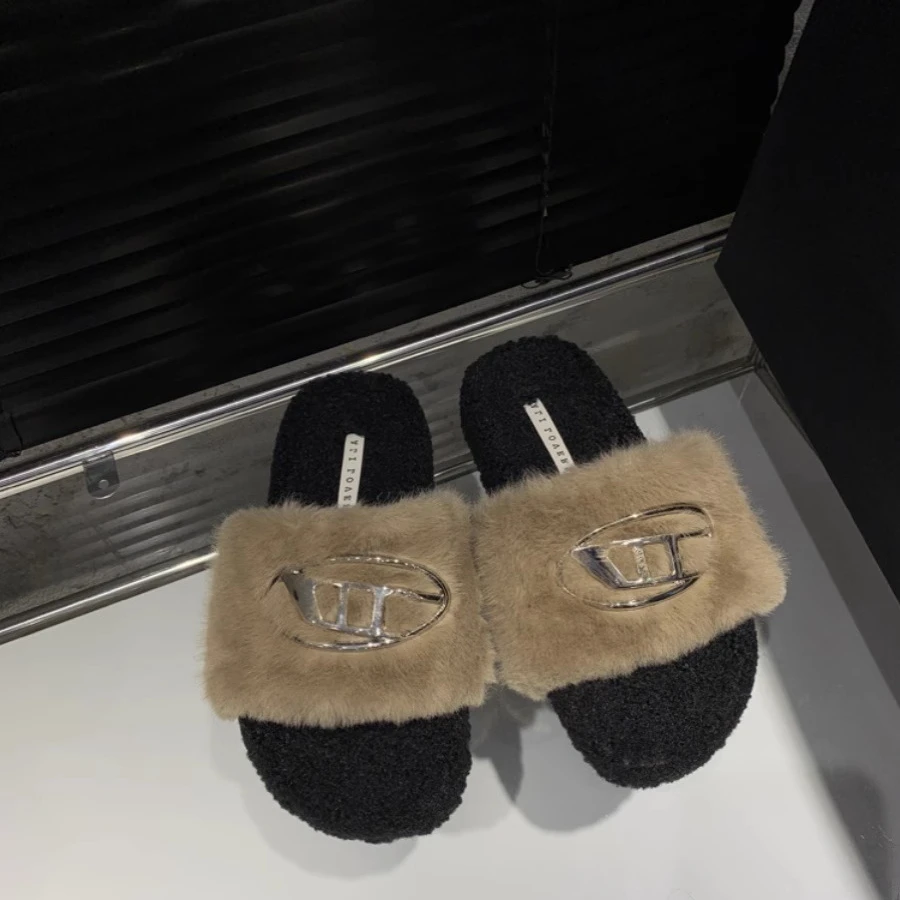 金属装饰泰迪毛毛一字拖2024秋冬新款休闲居家外穿露趾毛毛拖鞋女