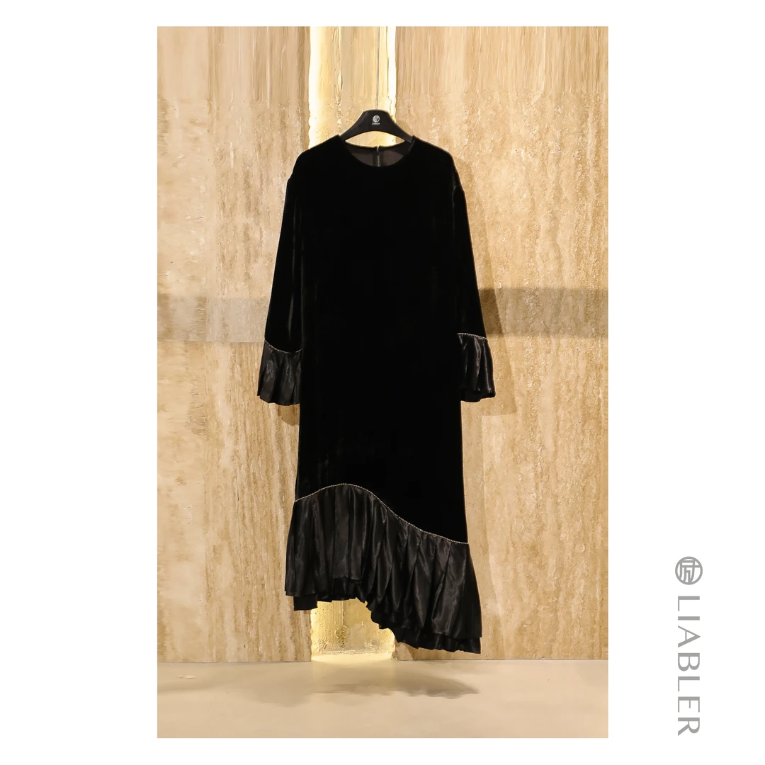 LIABLER/励【丝韵流光】2024秋冬鱼尾捏垂感连衣裙 LAW24469D