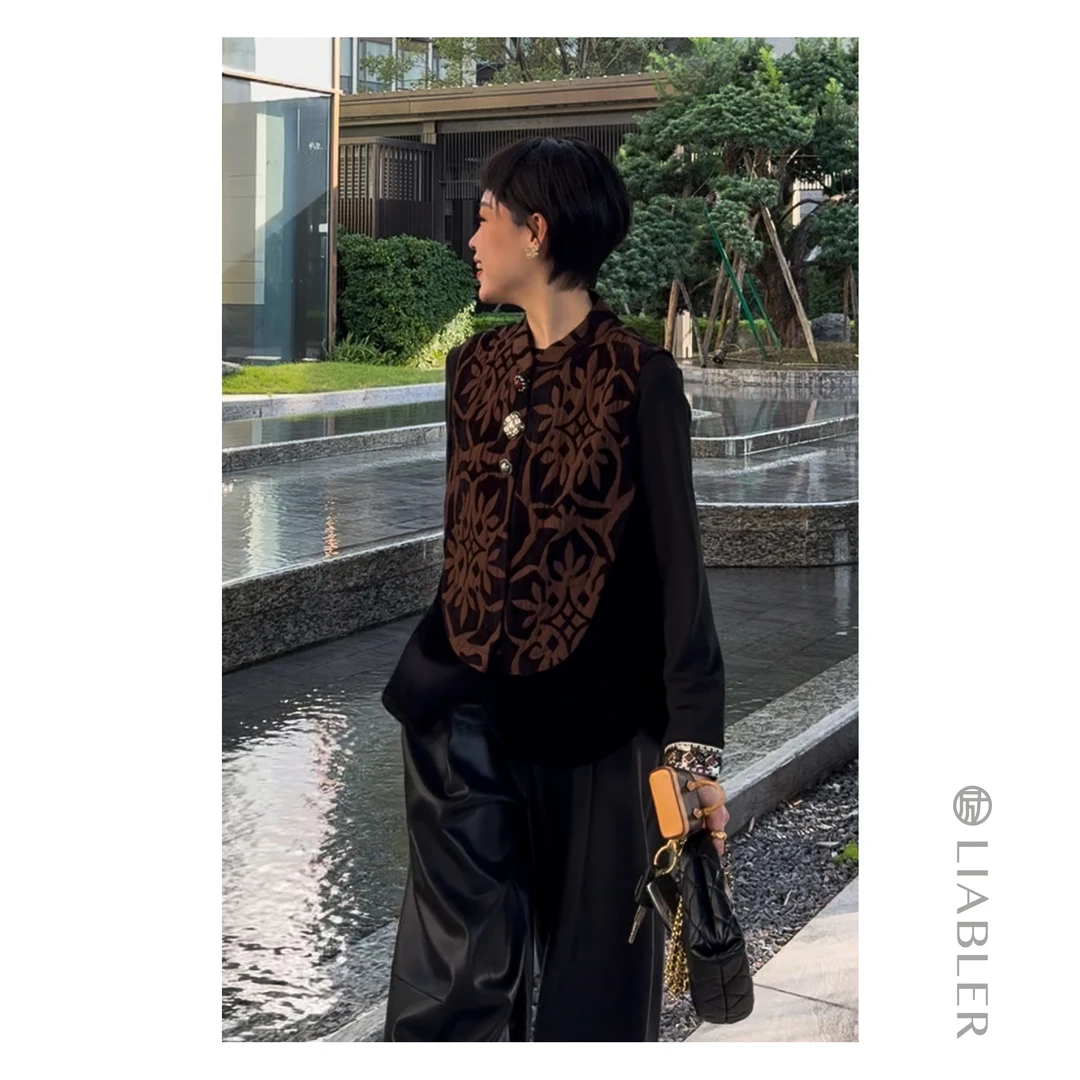 LIABLER/励【风吟古韵】2024秋冬复古拼色提花立领马甲 LAW2451012J