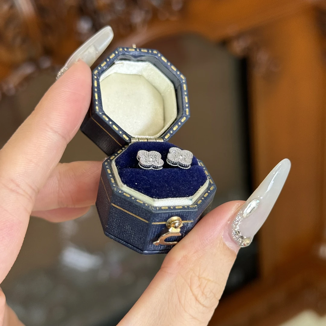 QANNA【四叶草钻石耳钉】AF0305