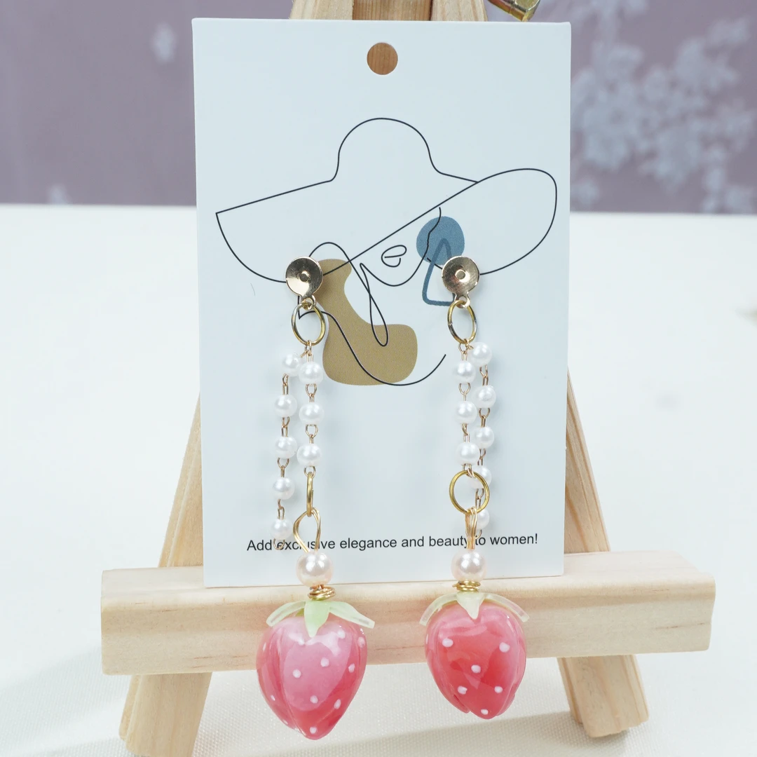 热缩草莓耳饰系列