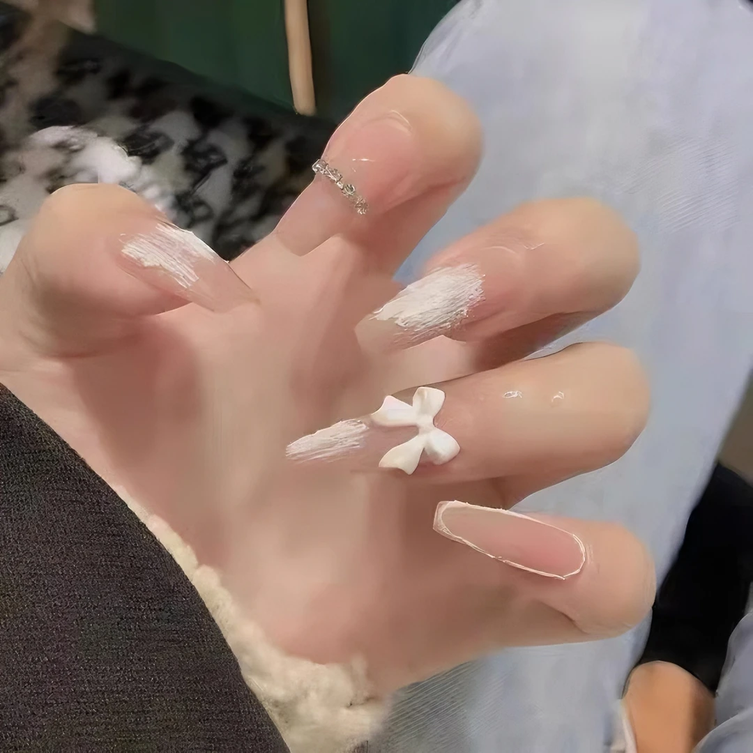 气质裸色磨砂高级感白色蝴蝶结浮雕款美甲成品假指甲贴片穿戴式