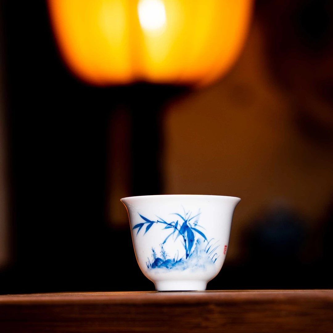 青花劲节虚竹铃铛杯