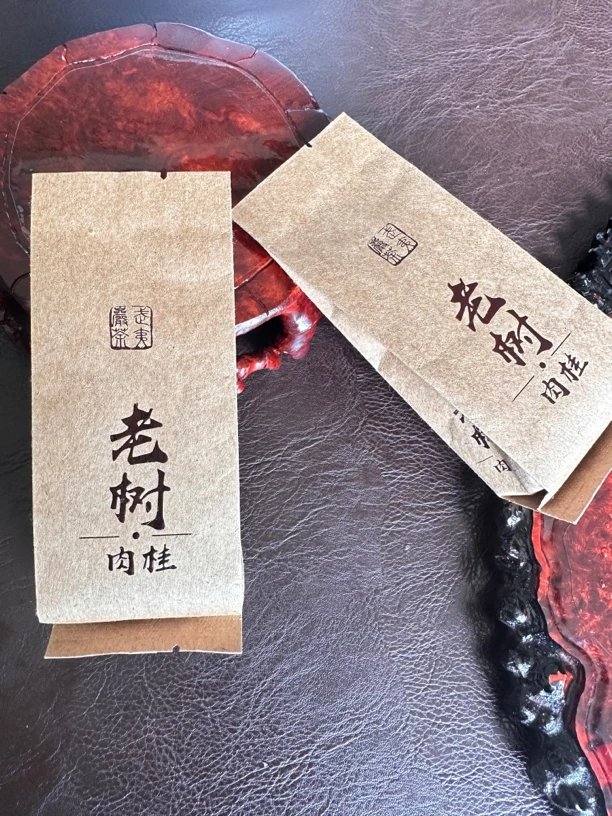 竹窠老树肉桂，口感顺滑，香气细腻沉稳。