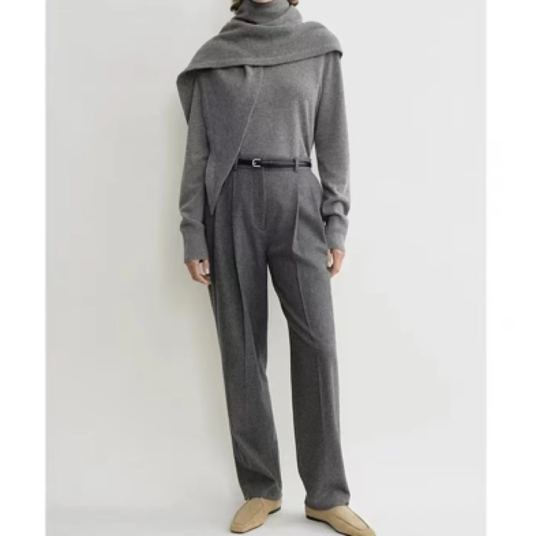 【LU】  TOT***  24年新款秋冬羊毛轻盈柔软三角围巾披肩女  加厚