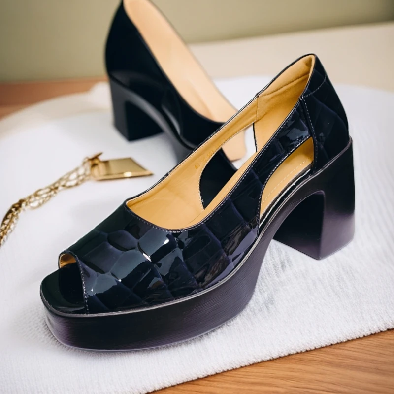 30-603新疆包邮新款女鞋时尚夏季单鞋粗跟百搭