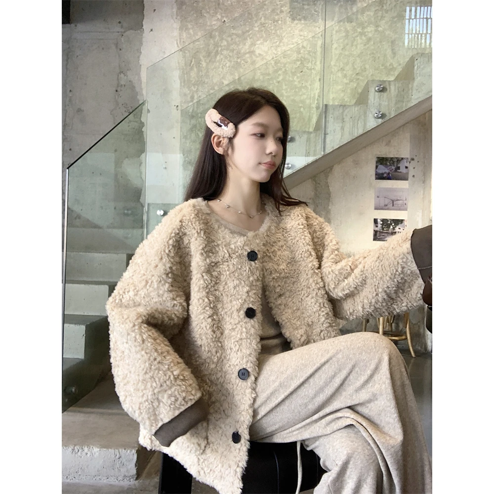 设计感小羊羊短款宽松慵懒韩系外套女保暖休闲上衣秋冬2024新款