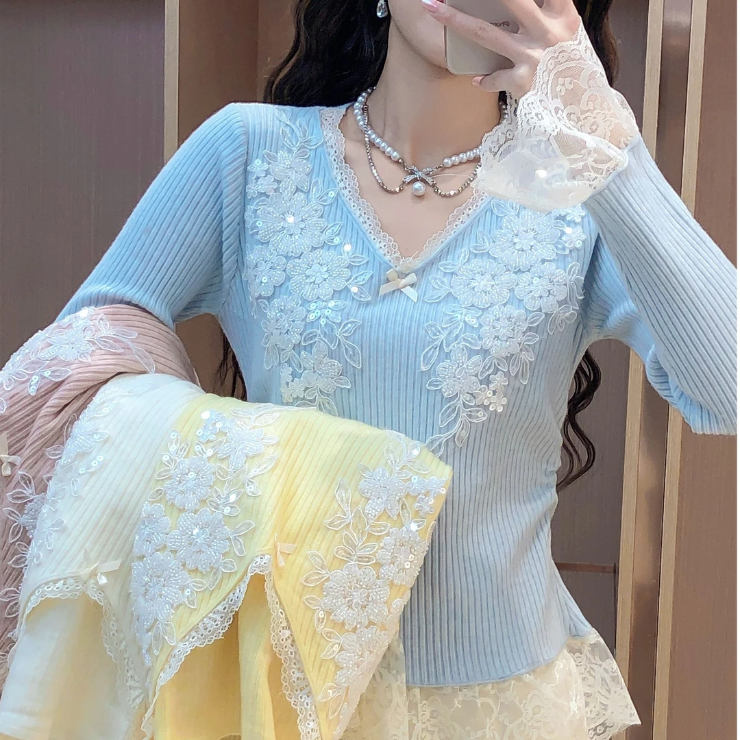 艾日秀定制●温柔蕾丝V领刺绣花朵喇叭袖捏褶收腰针织打底衫 E8090