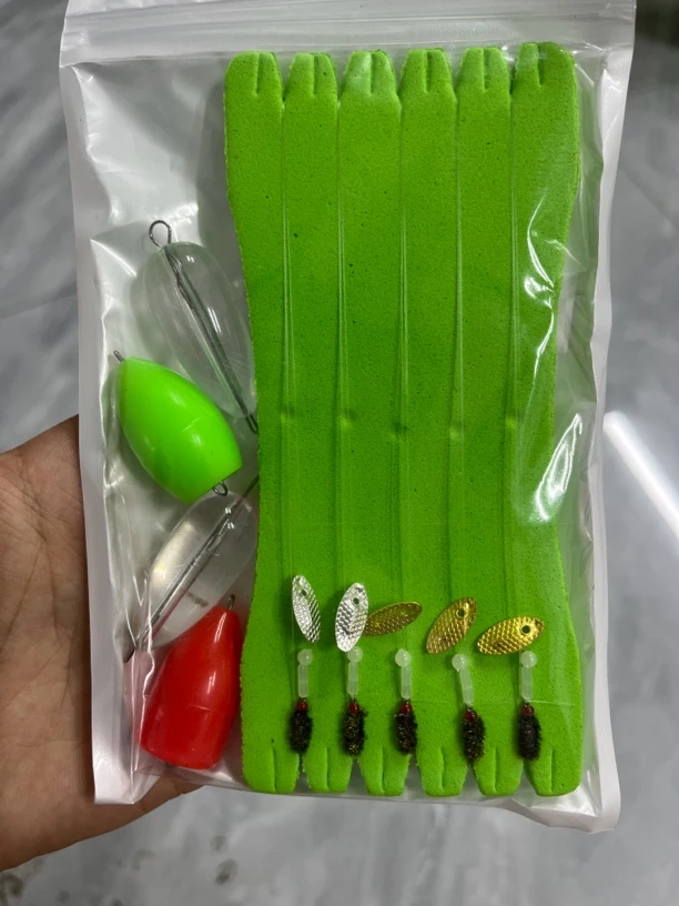 飞蝇钩瓜子亮片路亚饵套装助投器远投微物白条马口假鱼饵