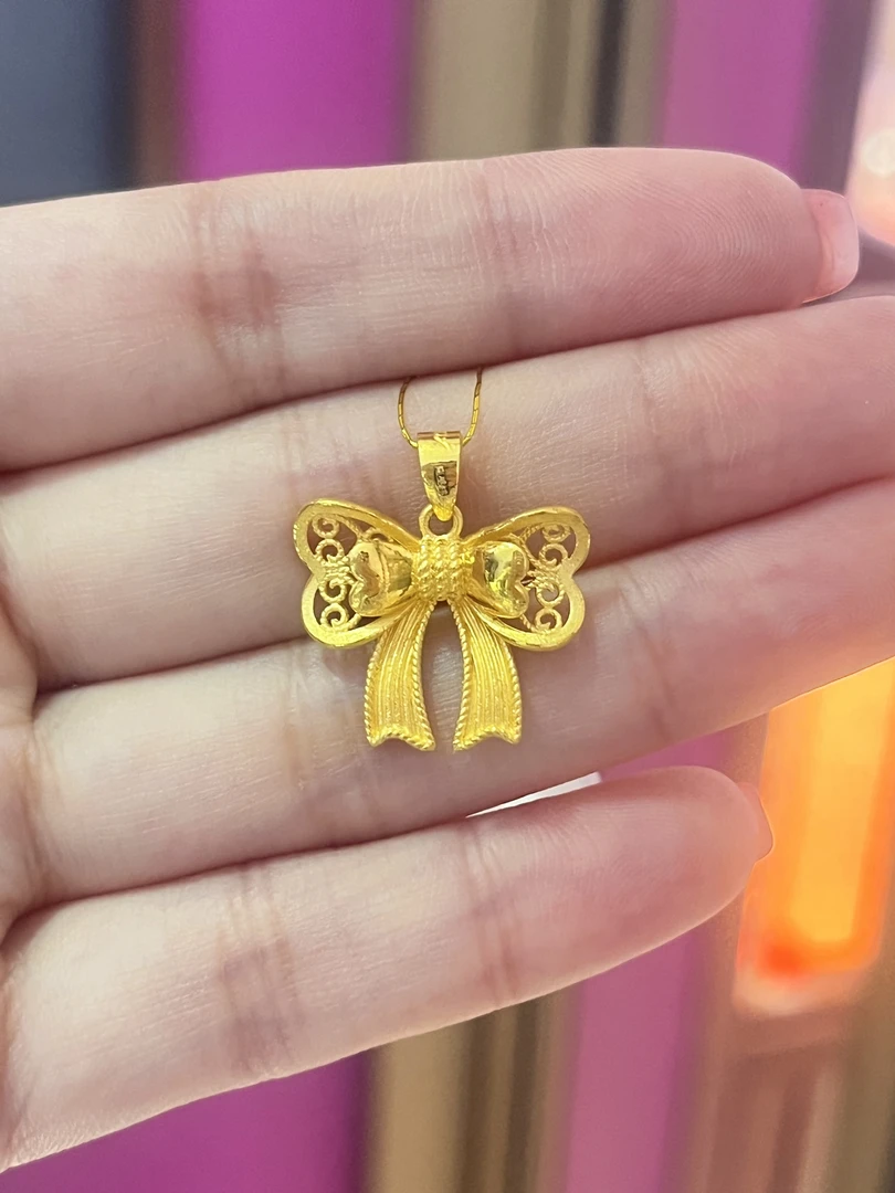 足金镂空蝴蝶结吊坠