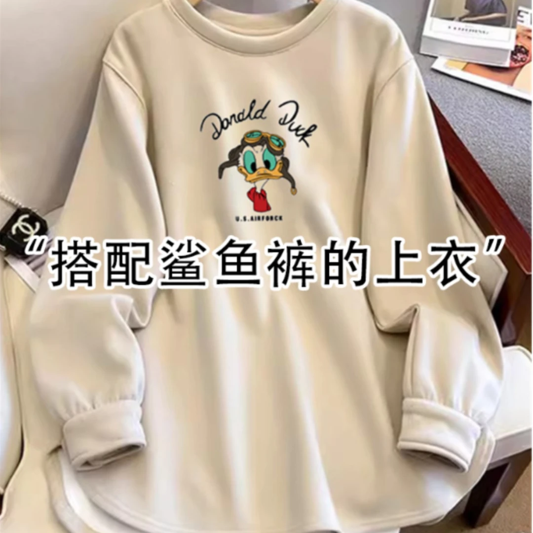 加绒卫衣打底衫女秋冬季中长款遮屁股长袖T恤内搭配鲨鱼裤的上衣