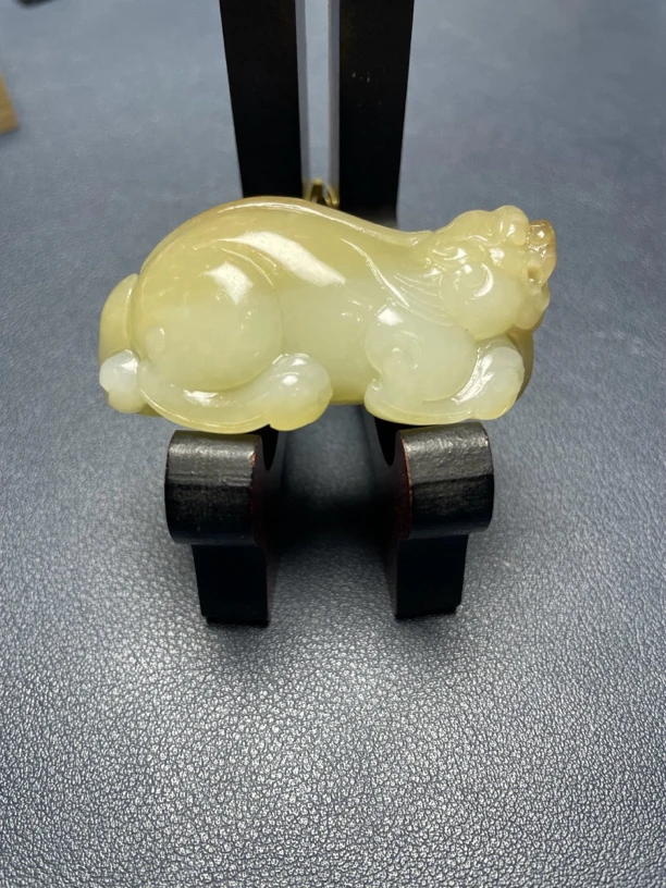 和田玉糖白玉貔貅