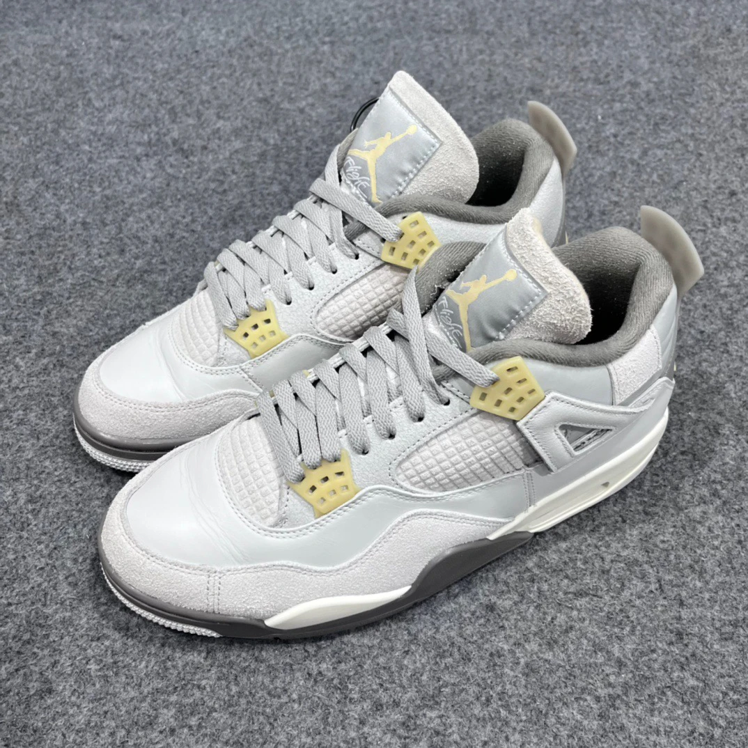 Aj4灰兔子44码原盒  RR1506