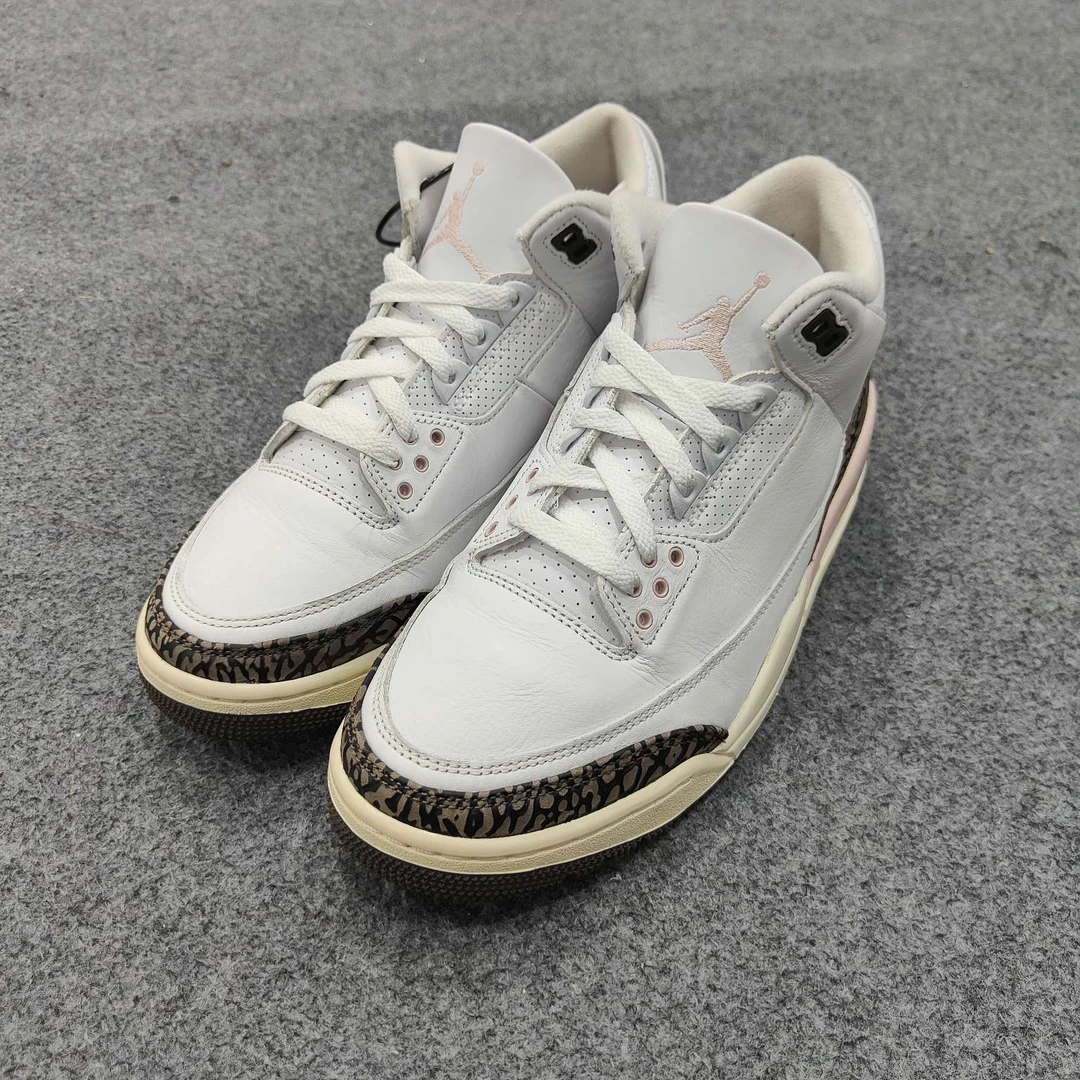 Aj3樱花 42.5码原盒 成色很新 UU0306鞋