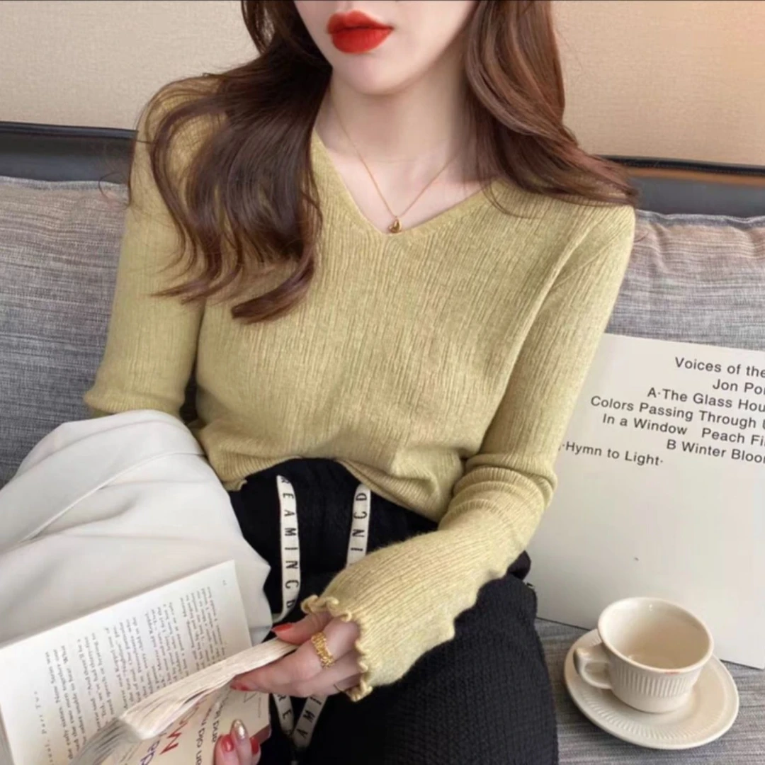 木耳边针织衫女秋冬2025年新款设计感小众内搭打底衫v领修身毛衣