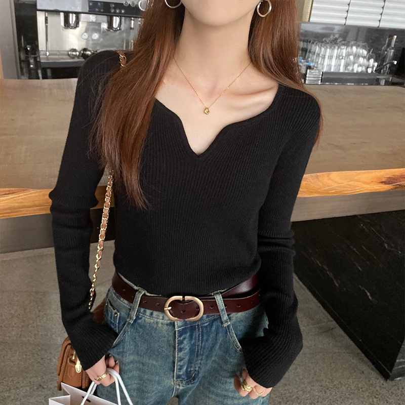 内搭打底衫女2023新款秋冬小香风气质V领针织衫黑色毛衣修身上衣