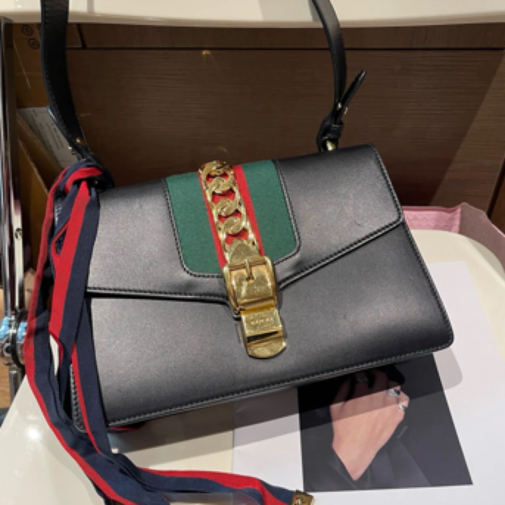 95新 GUCCI/古驰 Sylvie塞尔维亚系列中号尺寸25 7 15
