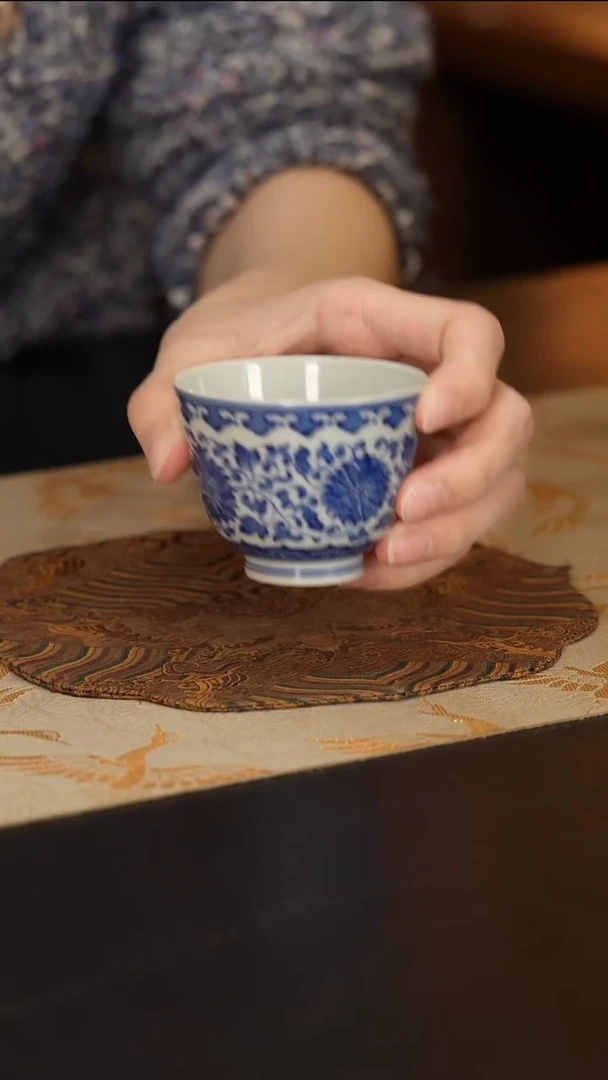 【闪购商品】杯看山柴窑         缠枝