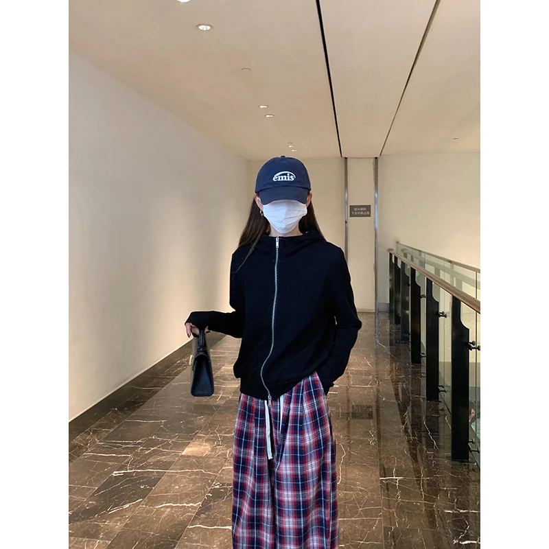 时髦精秋冬叠穿神器 定制双色短款连帽开衫卫衣