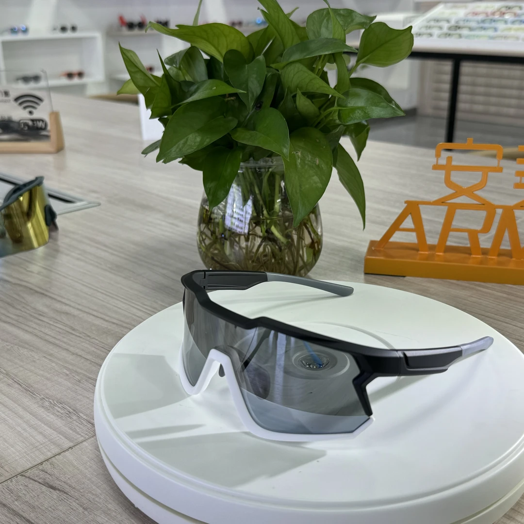 骑行眼镜跑步运动马拉松防风护目自行车户外男女太阳镜不变色炫彩