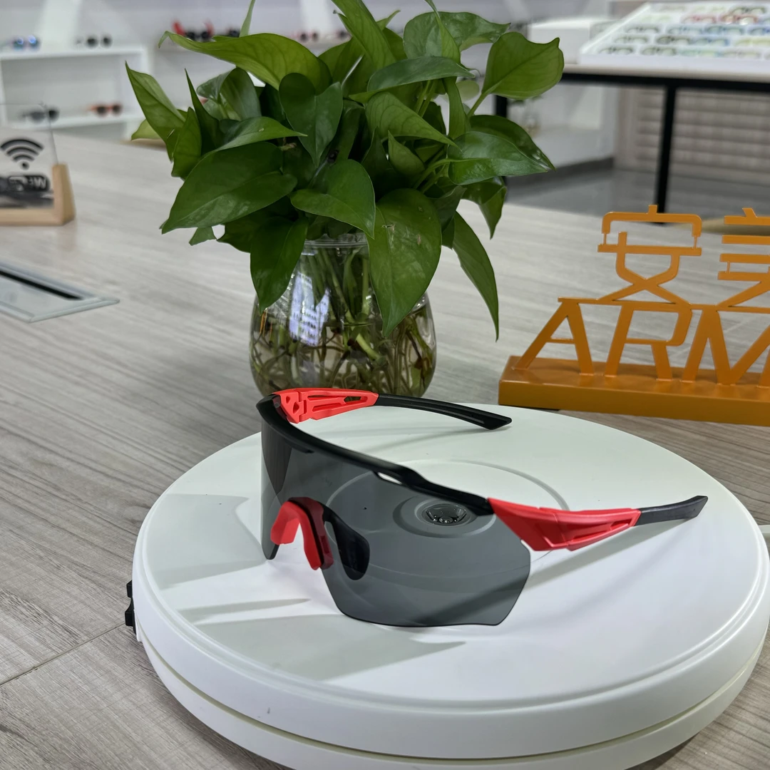 骑行眼镜跑步运动马拉松防风护目自行车户外男女太阳镜不变色炫彩