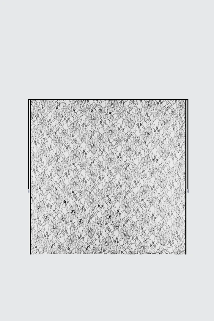 一片式蕾丝搭配半裙