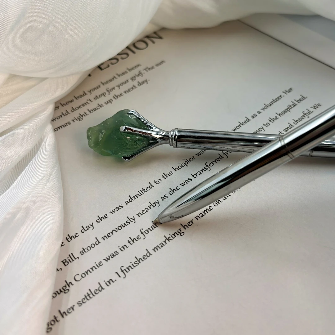 发一支【晟伊】M509871萤石笔（多样性发一）