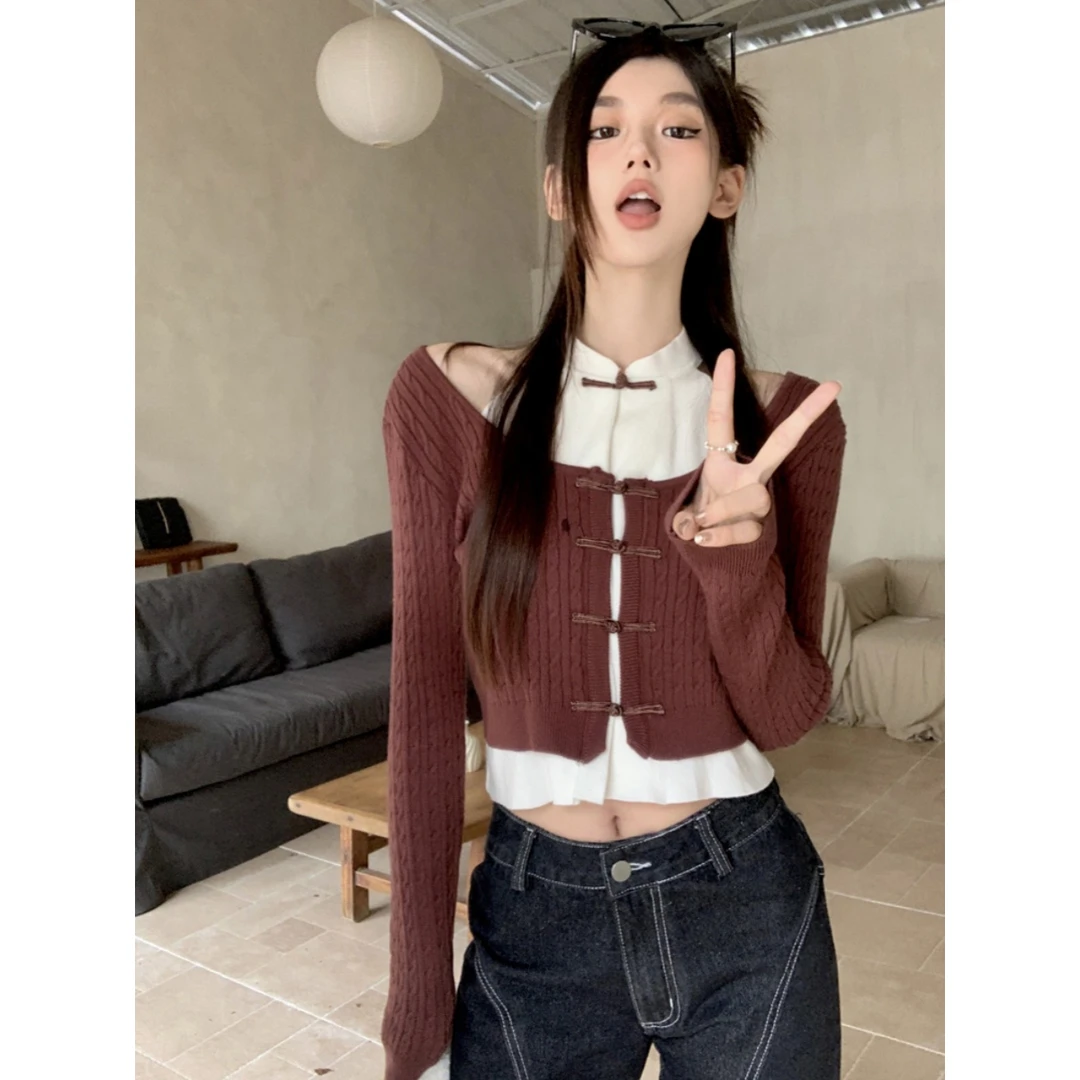 丁达尔穿搭新中式国风盘扣软糯毛衣早秋长袖露肩假两件针织上衣女